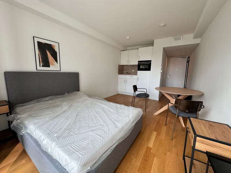 Möbliertes Studio Apartment mit Balkon nahe Jannowitzbrücke — photo 1